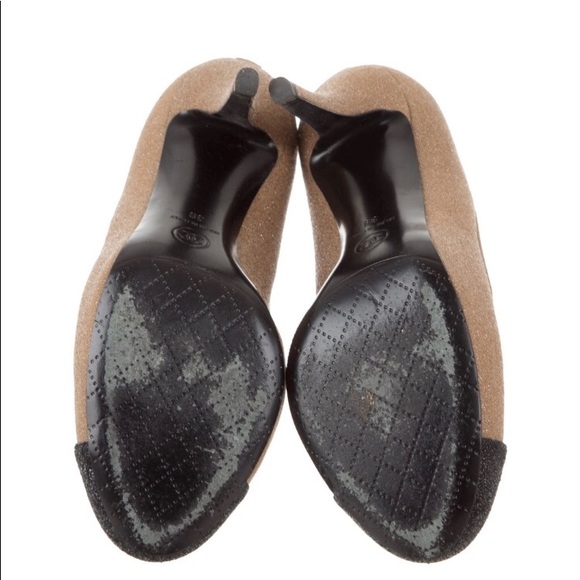 Chanel Cap-Toe Platform Pumps - Picture 5 of 6